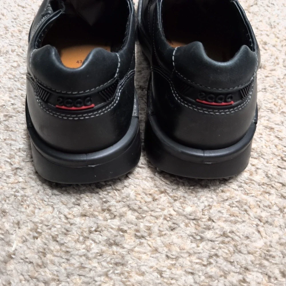 Men's Ecco Black Leather Slip On Shoes 9.5